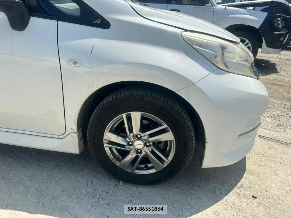 Nissan NOTE 2013-01 7470944-25