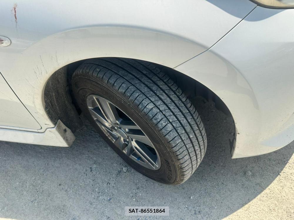 Nissan NOTE 2013-01 7470944-28