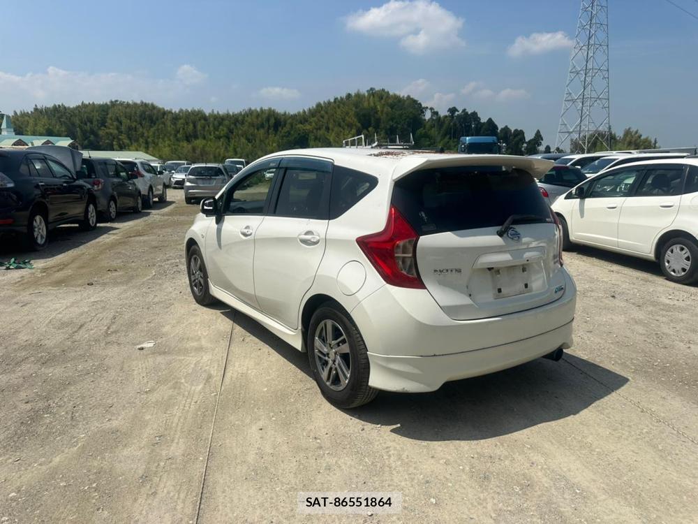 Nissan NOTE 2013-01 7470944-2