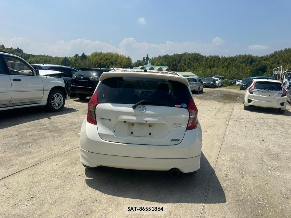 Nissan NOTE 2013-01 7470944-3