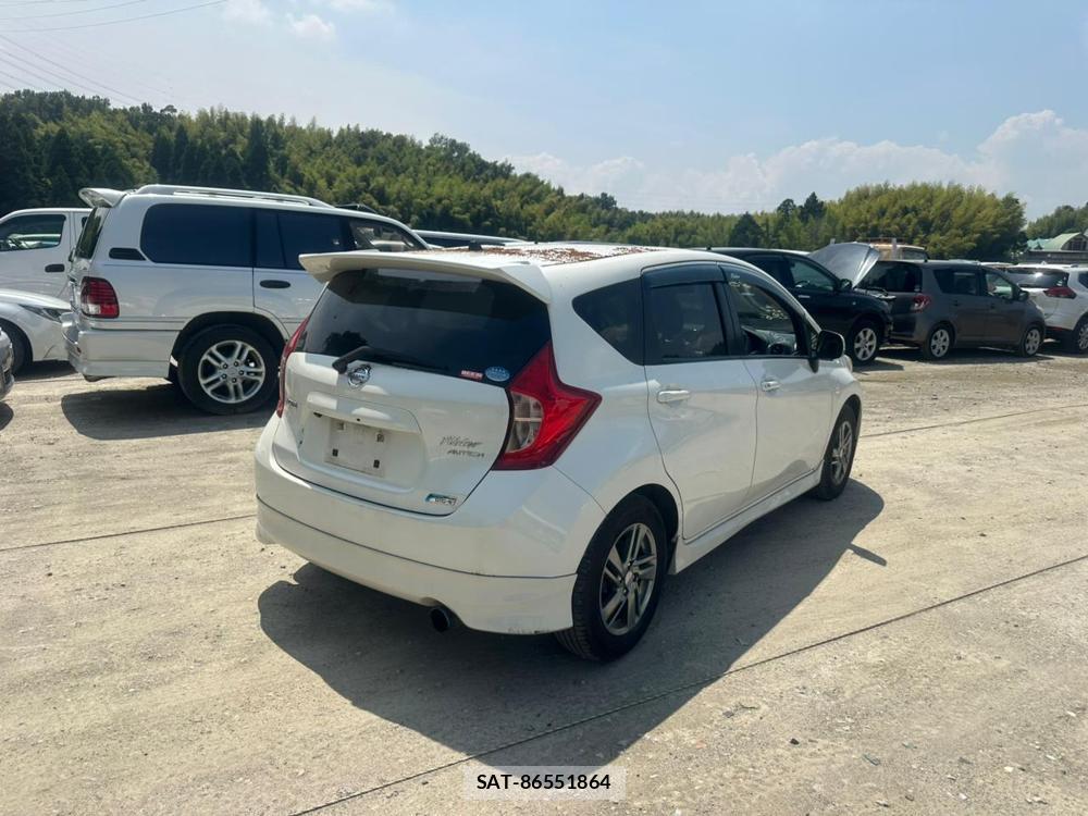 Nissan NOTE 2013-01 7470944-4