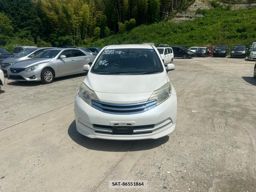 Nissan NOTE 2013-01 7470944-7