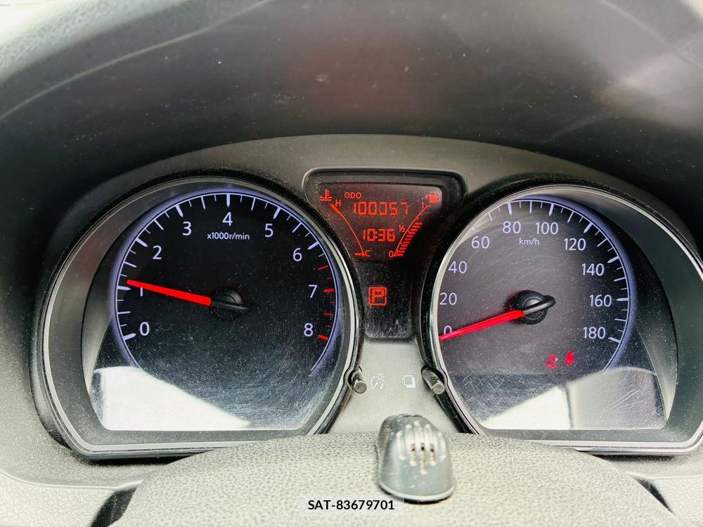 Nissan NOTE 2013-12 7683571-15