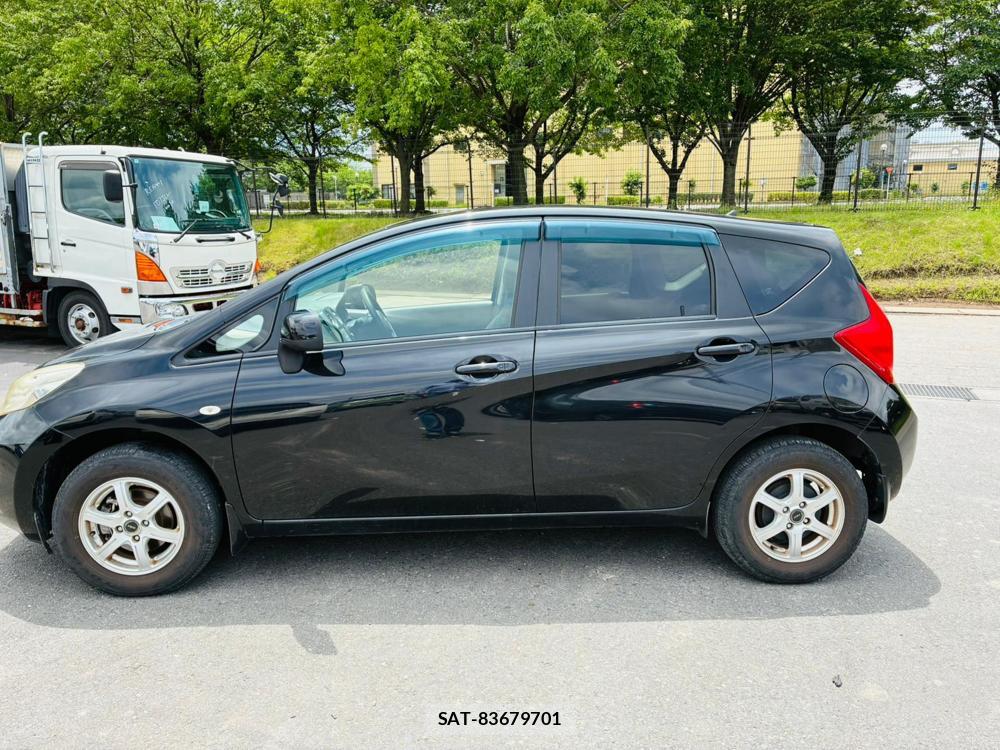 Nissan NOTE 2013-12 7683571-1