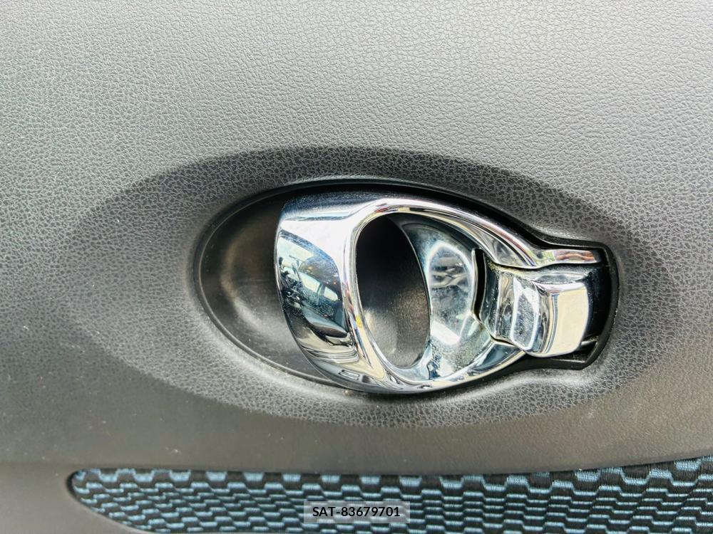 Nissan NOTE 2013-12 7683571-19