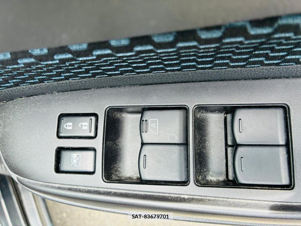 Nissan NOTE 2013-12 7683571-20
