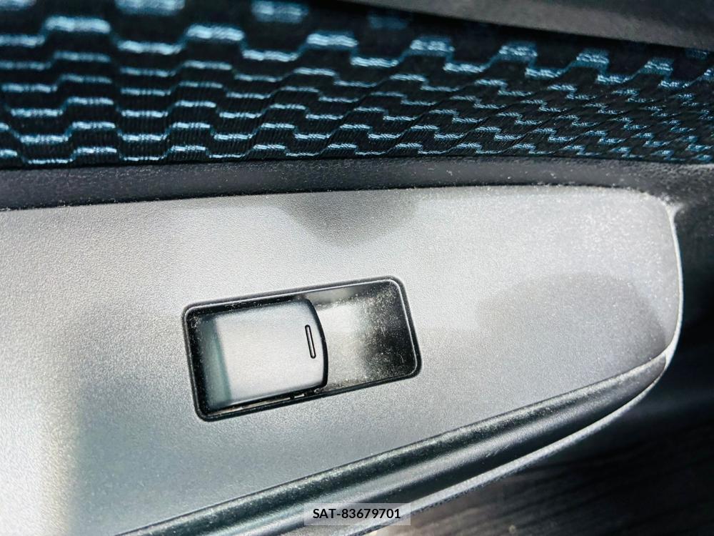 Nissan NOTE 2013-12 7683571-22