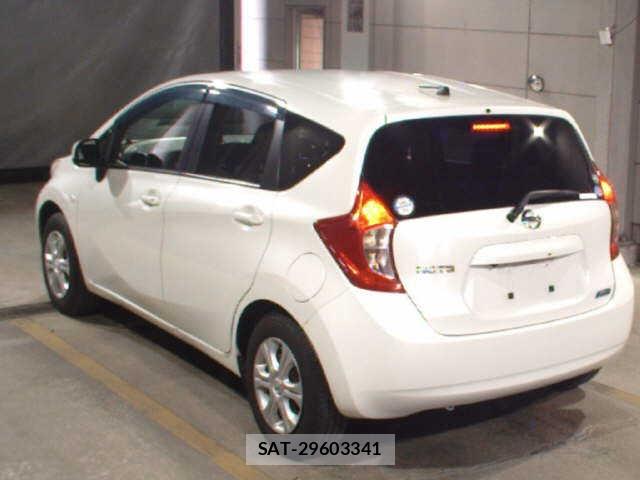 Nissan NOTE 2013-12 7622704-1