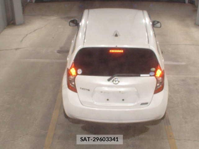 Nissan NOTE 2013-12 7622704-2