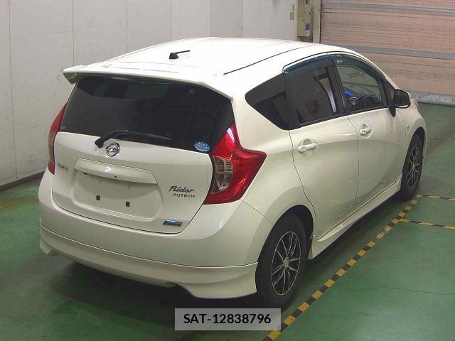 Nissan NOTE 2013-11 7472685-3