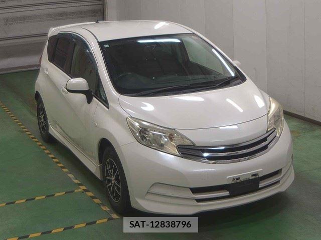 Nissan NOTE 2013-11 7472685-4