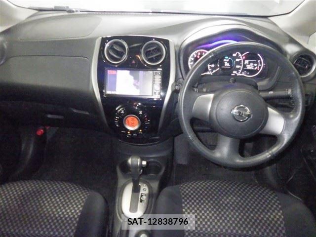 Nissan NOTE 2013-11 7472685-5