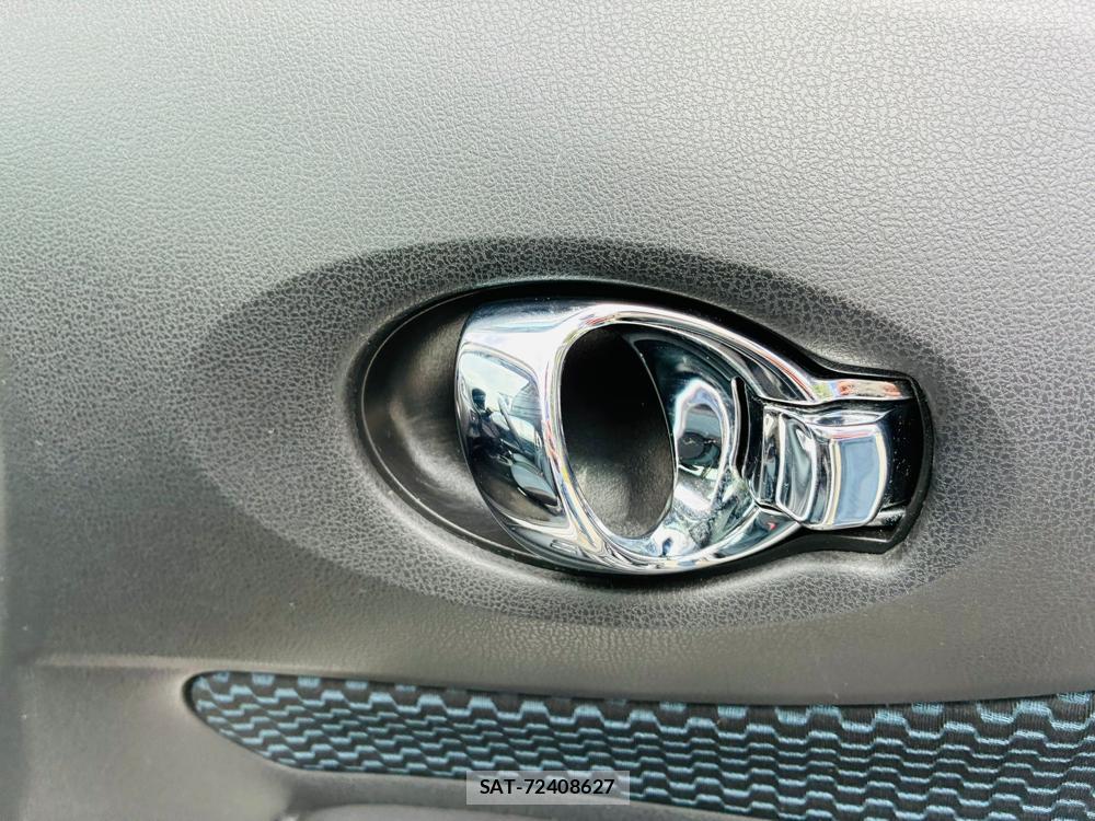 Nissan NOTE 2013-08 7683570-19