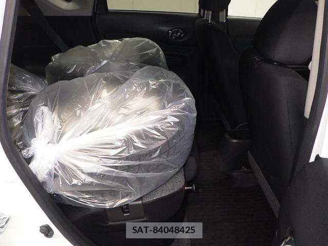 Nissan NOTE 2013-11 7860324-4