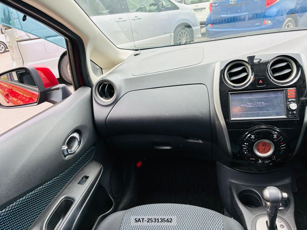 Nissan NOTE 2013-11 7740872-15