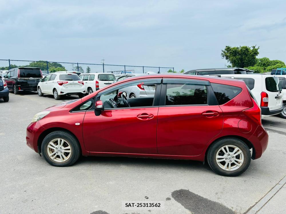 Nissan NOTE 2013-11 7740872-1