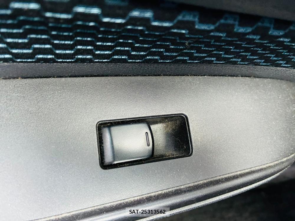 Nissan NOTE 2013-11 7740872-21