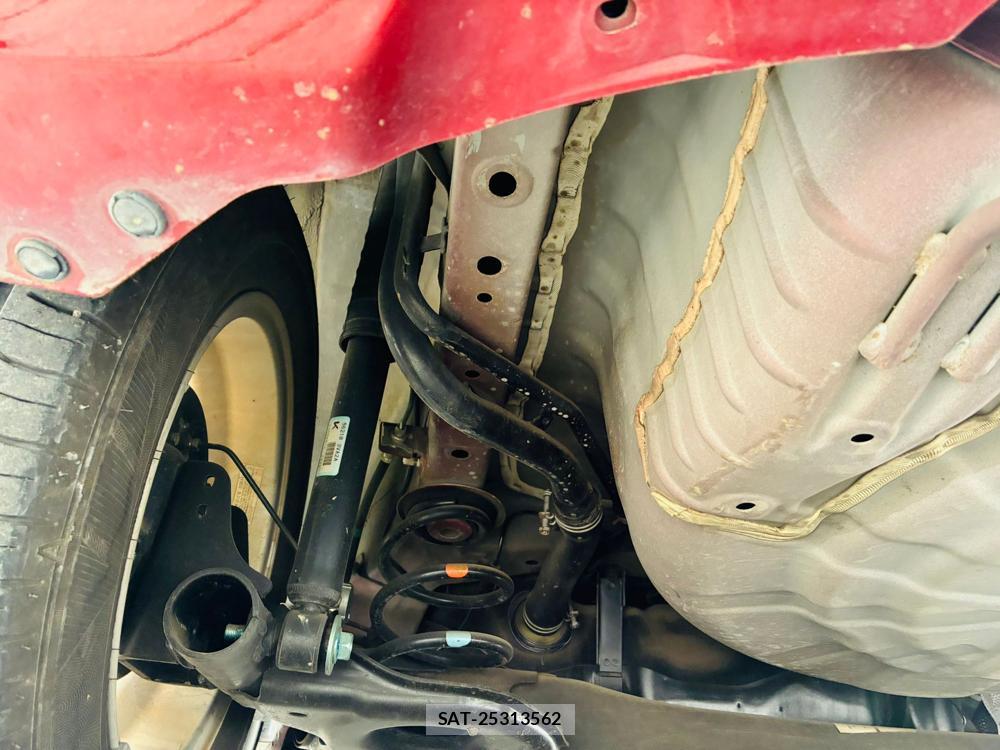 Nissan NOTE 2013-11 7740872-33