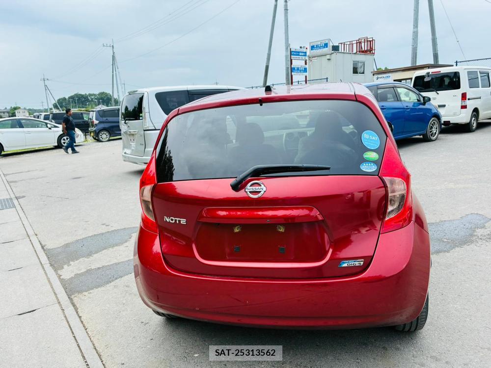 Nissan NOTE 2013-11 7740872-3