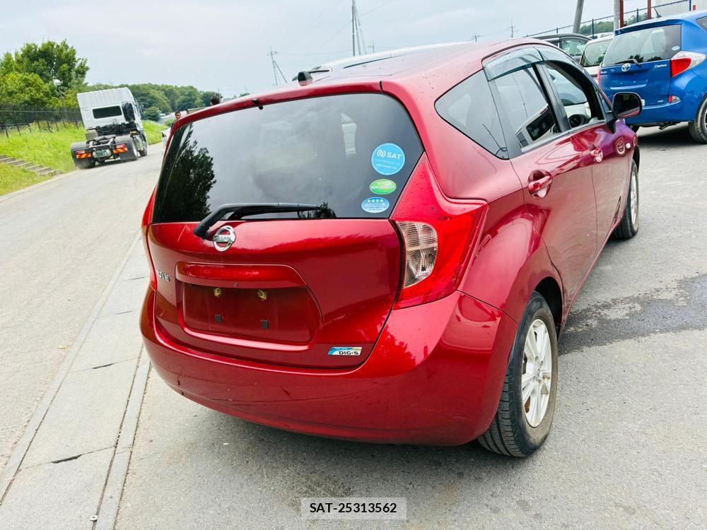 Nissan NOTE 2013-11 7740872-4
