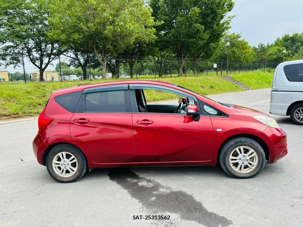 Nissan NOTE 2013-11 7740872-5