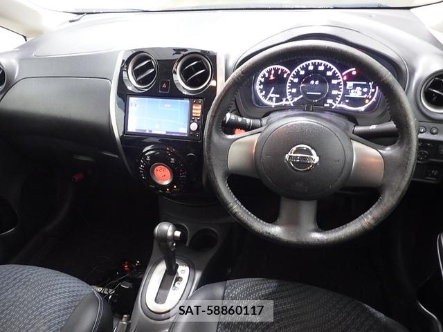 Nissan NOTE 2013-05 7860321-4