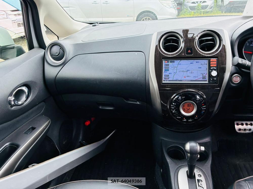 Nissan NOTE 2013-07 7658233-16
