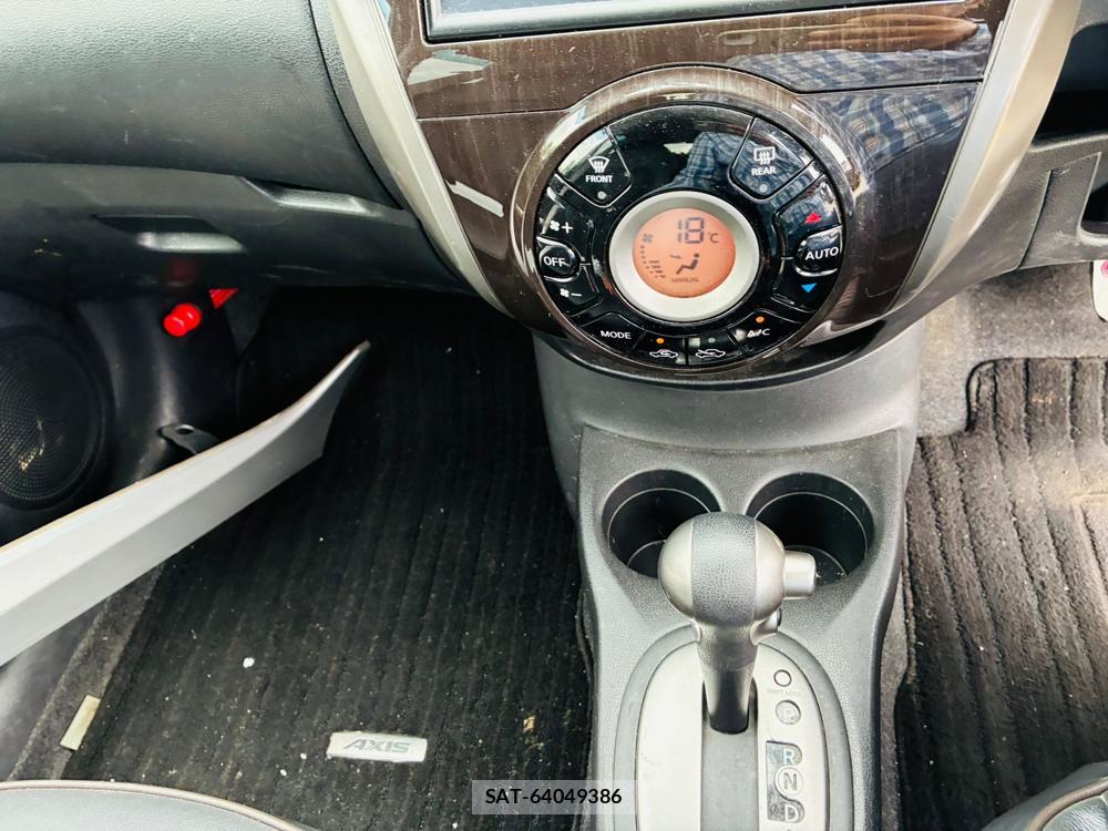 Nissan NOTE 2013-07 7658233-18