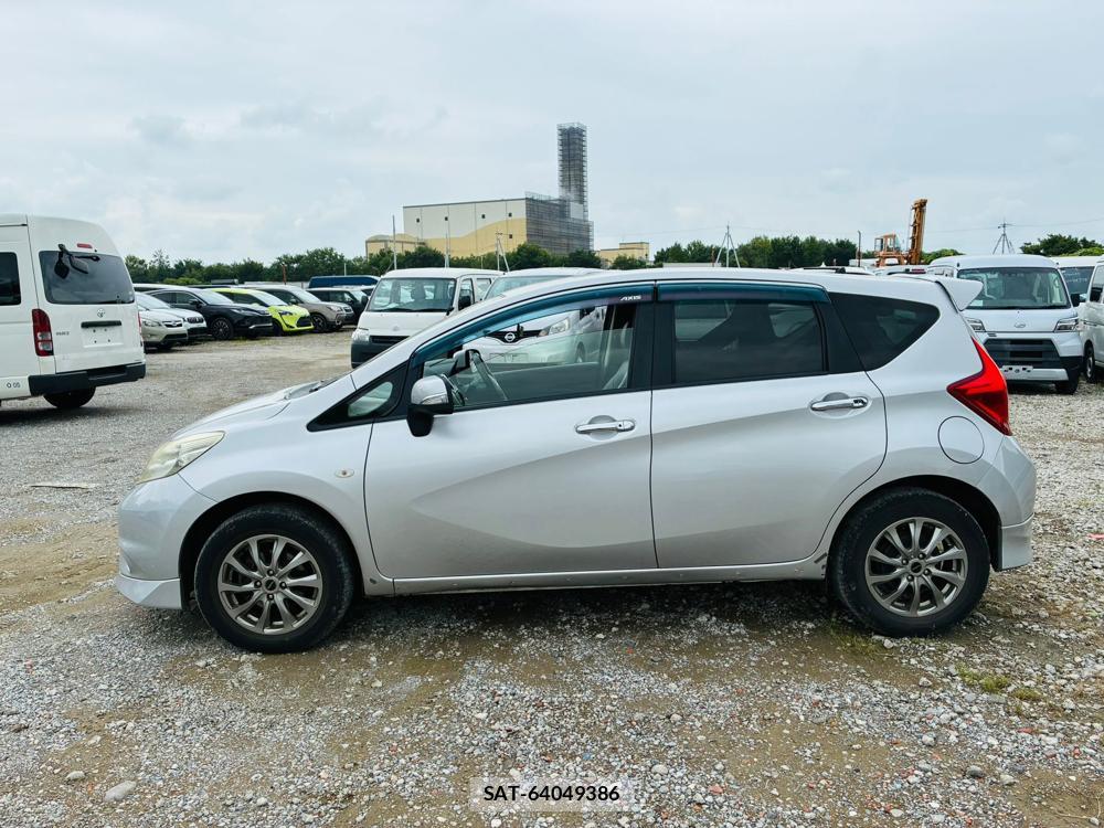Nissan NOTE 2013-07 7658233-1