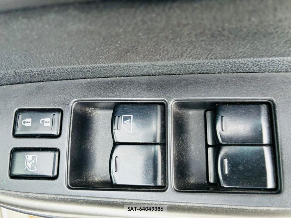 Nissan NOTE 2013-07 7658233-20