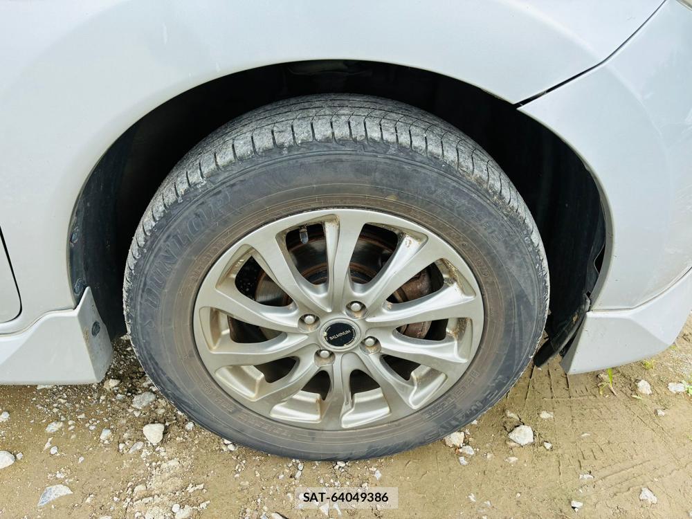 Nissan NOTE 2013-07 7658233-27