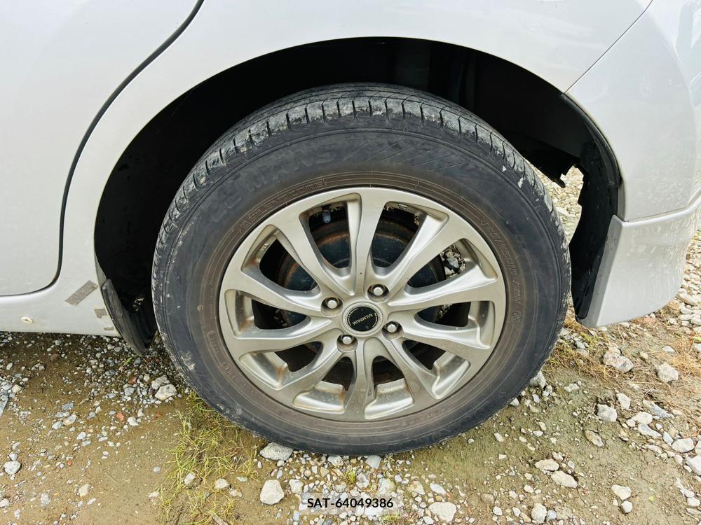 Nissan NOTE 2013-07 7658233-29