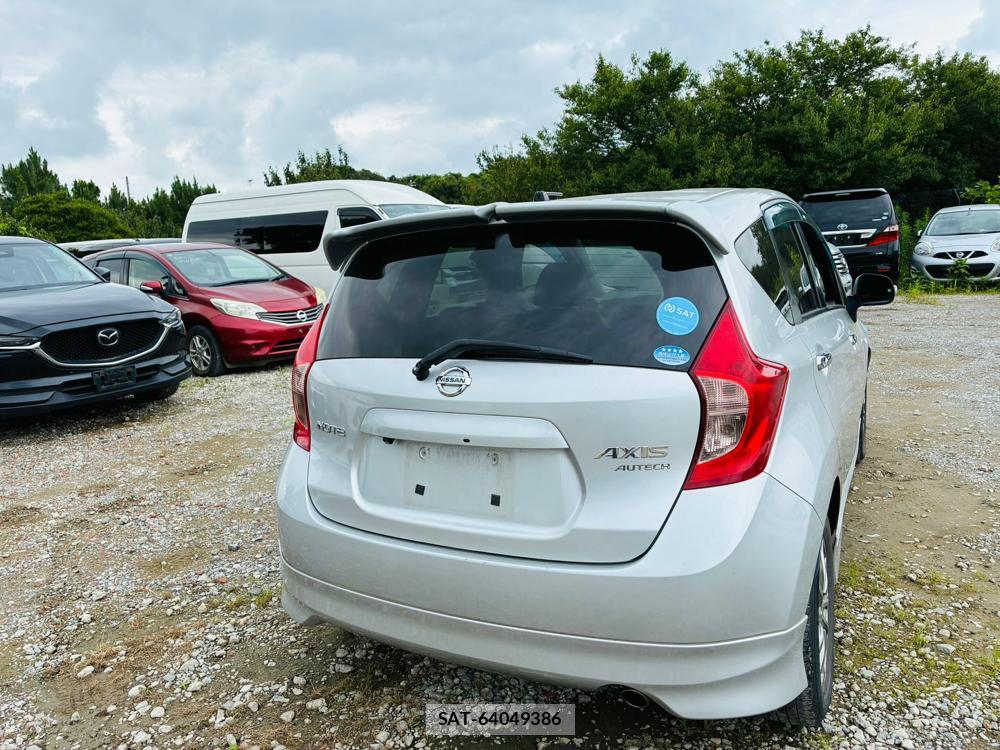 Nissan NOTE 2013-07 7658233-4