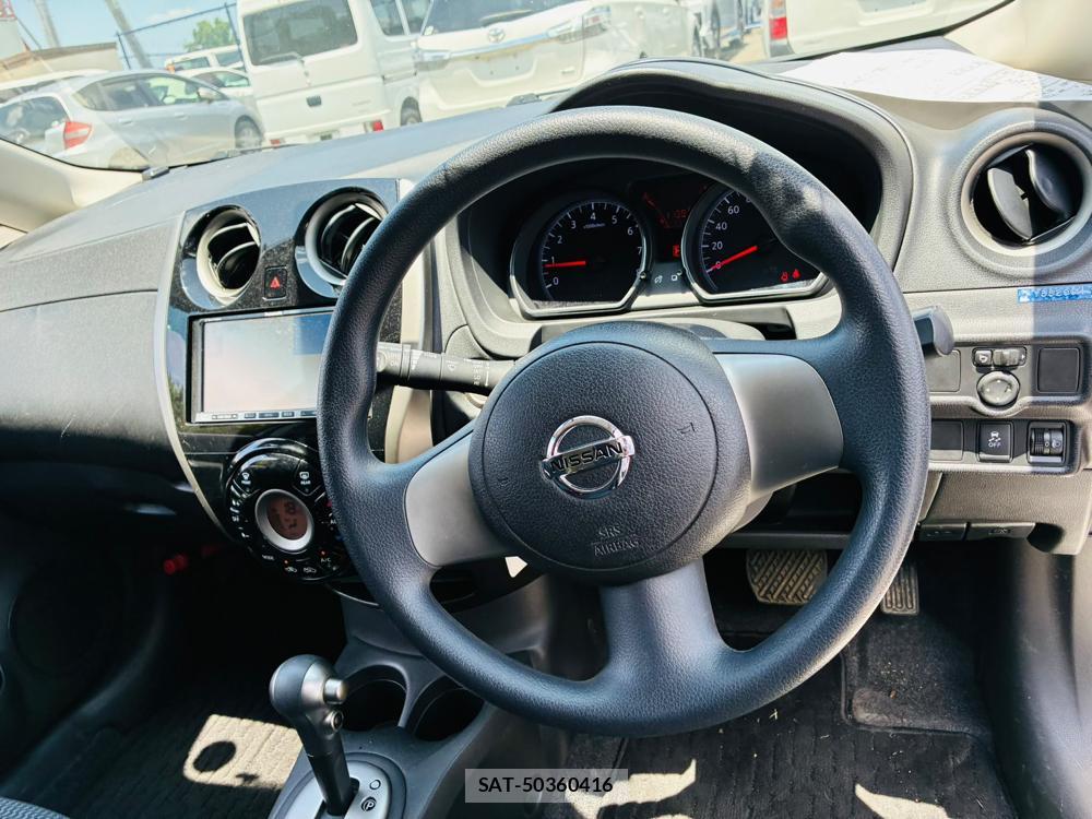 Nissan NOTE 2013-03 7639858-14