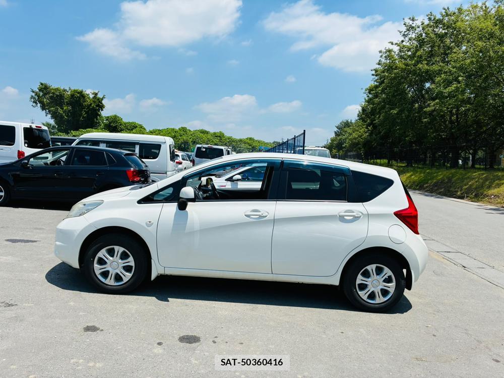 Nissan NOTE 2013-03 7639858-1