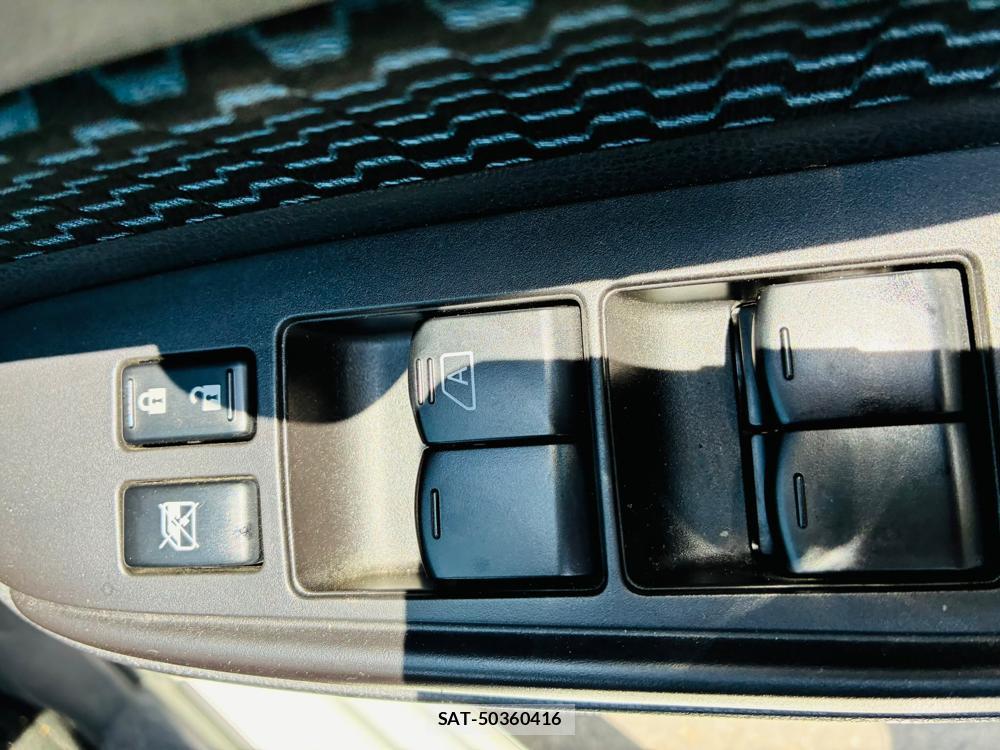 Nissan NOTE 2013-03 7639858-20