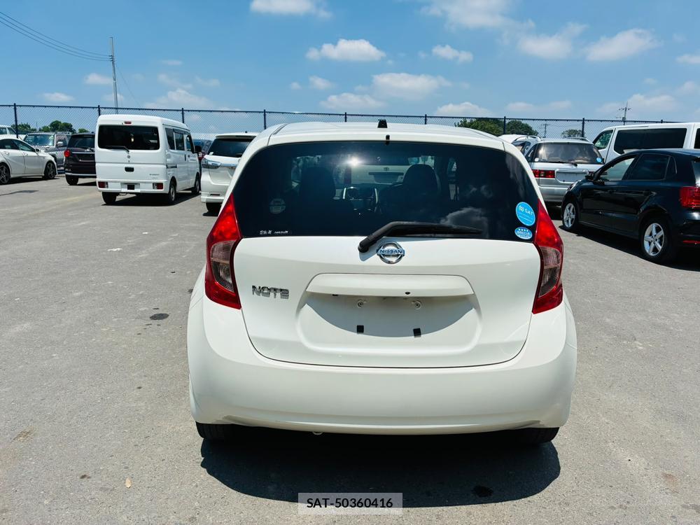 Nissan NOTE 2013-03 7639858-3