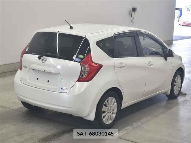Nissan NOTE 2013-12 7924645-3