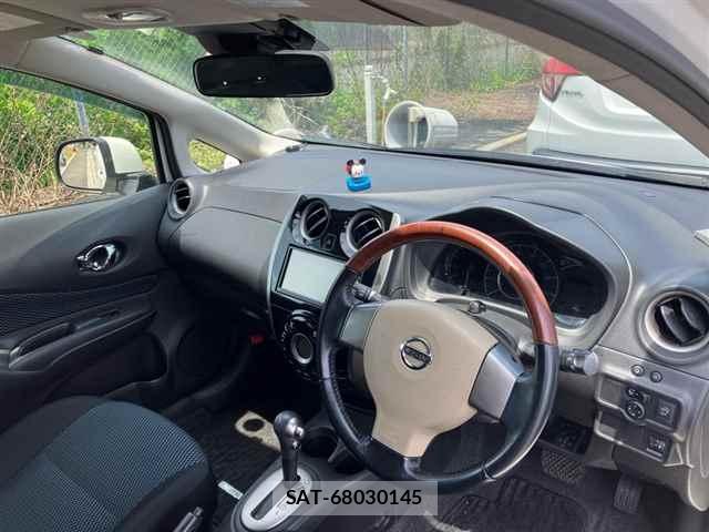 Nissan NOTE 2013-12 7924645-7