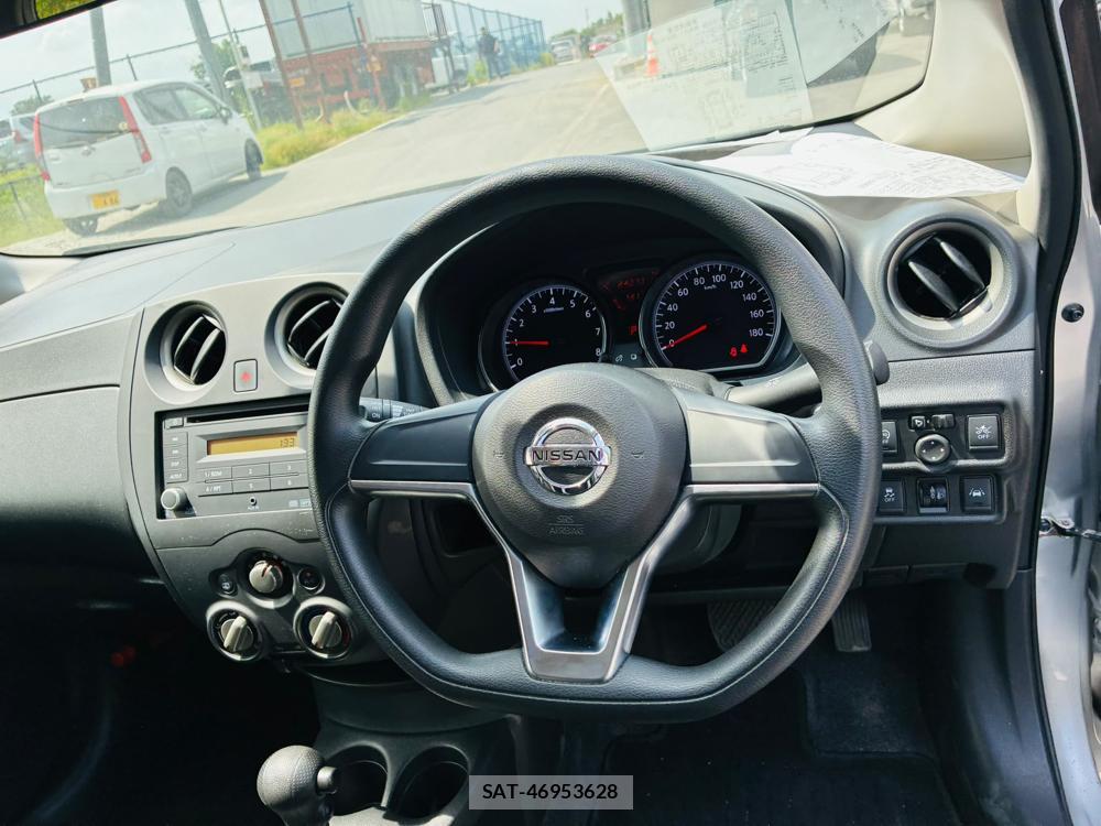 Nissan NOTE 2019-06 7933121-13