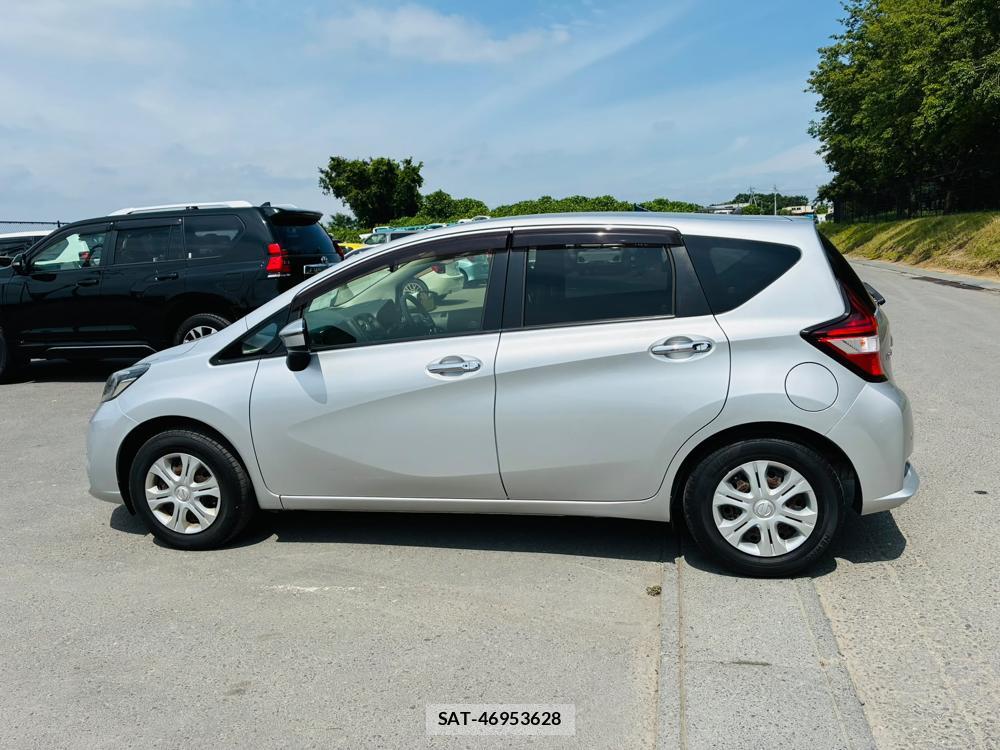 Nissan NOTE 2019-06 7933121-1