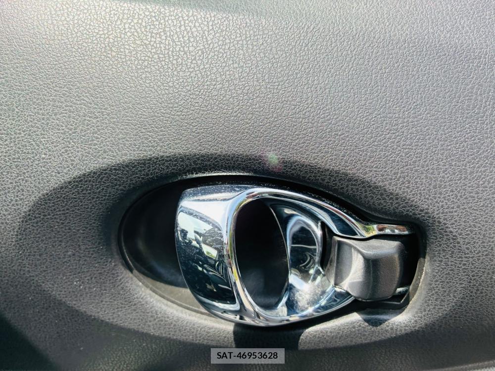 Nissan NOTE 2019-06 7933121-19