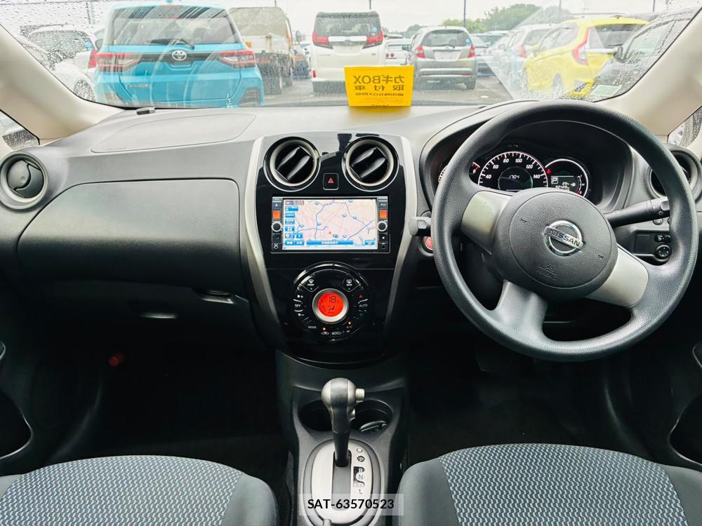 Nissan NOTE 2013-11 7930560-12