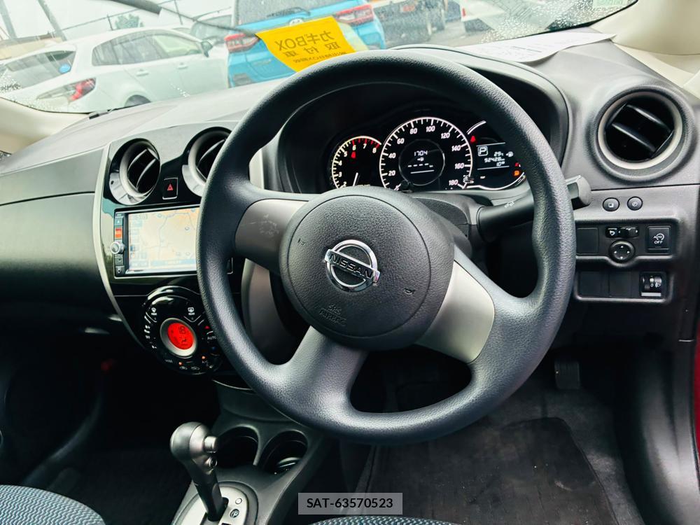 Nissan NOTE 2013-11 7930560-14