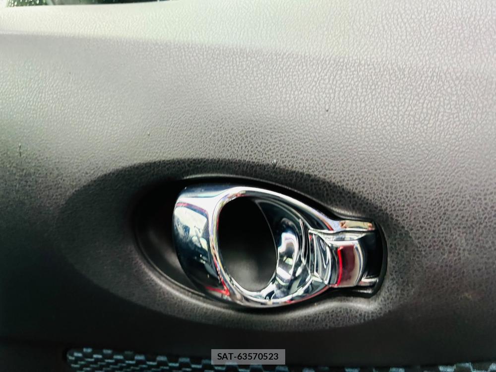 Nissan NOTE 2013-11 7930560-19