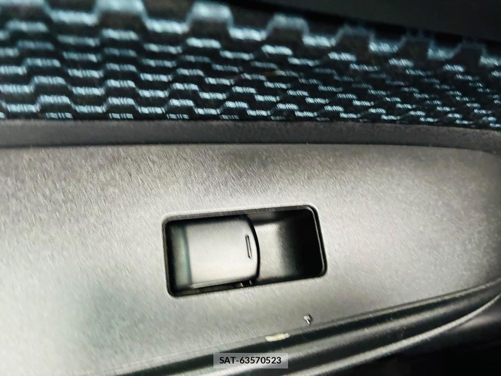 Nissan NOTE 2013-11 7930560-22