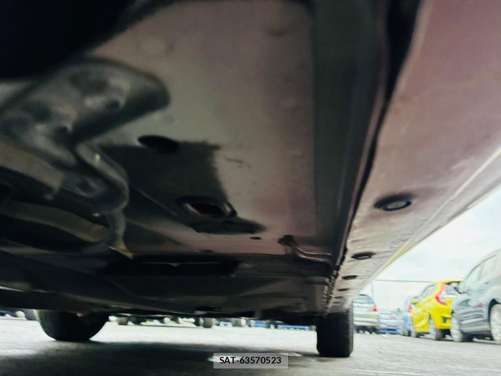 Nissan NOTE 2013-11 7930560-35
