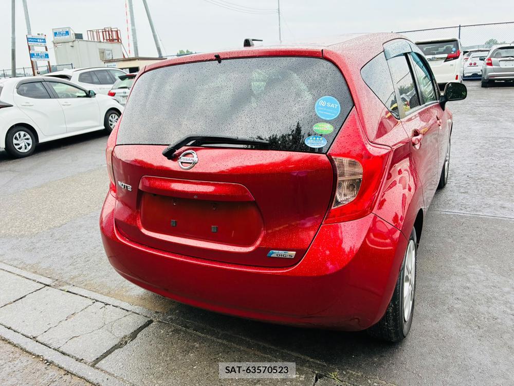 Nissan NOTE 2013-11 7930560-4
