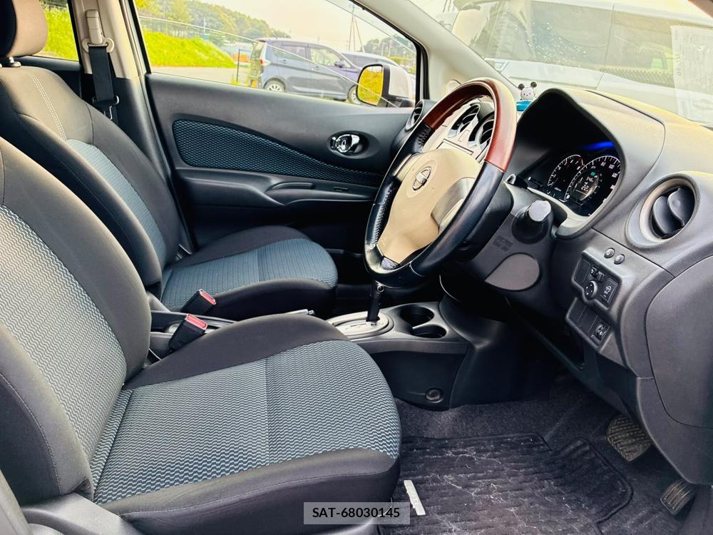 Nissan NOTE 2013-12 7924645-11