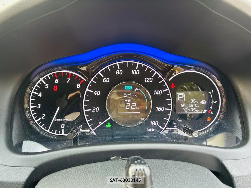 Nissan NOTE 2013-12 7924645-15